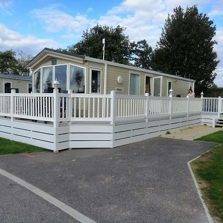 Caravan For Rent At Tattershall Holiday Park Экстерьер фото