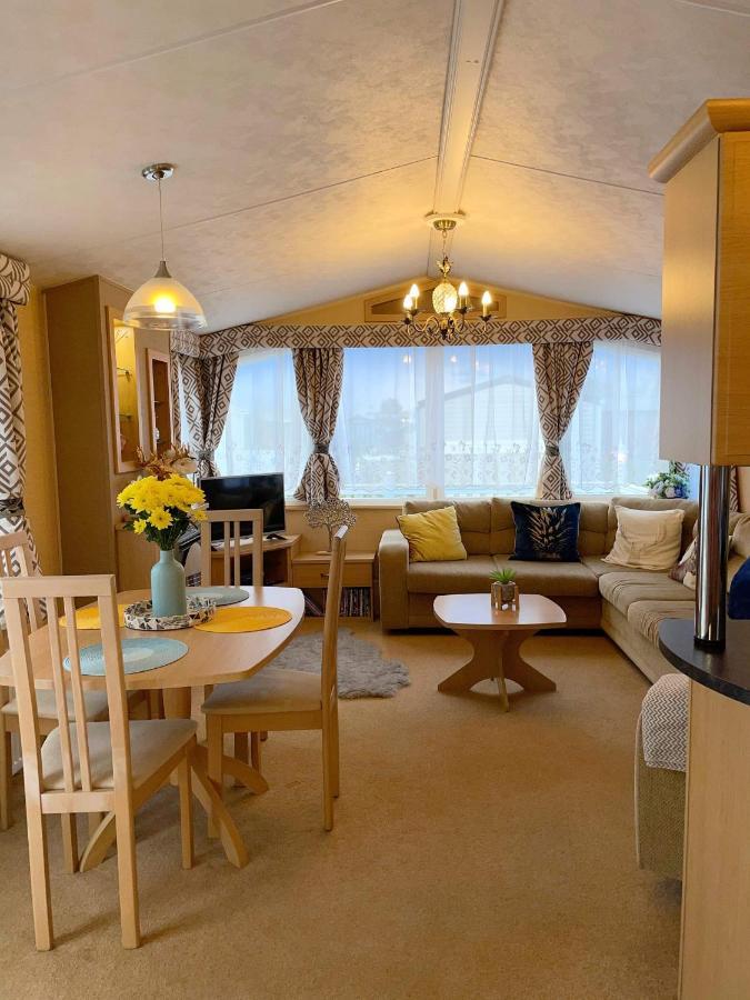 Caravan For Rent At Tattershall Holiday Park Экстерьер фото