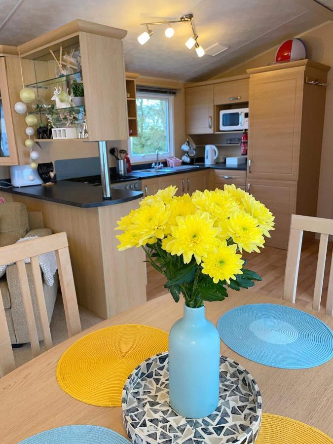Caravan For Rent At Tattershall Holiday Park Экстерьер фото