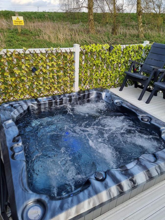 Caravan For Rent At Tattershall Holiday Park Экстерьер фото