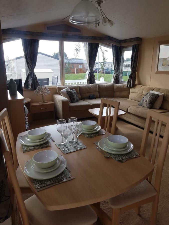 Caravan For Rent At Tattershall Holiday Park Экстерьер фото