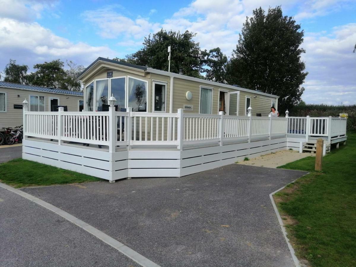 Caravan For Rent At Tattershall Holiday Park Экстерьер фото