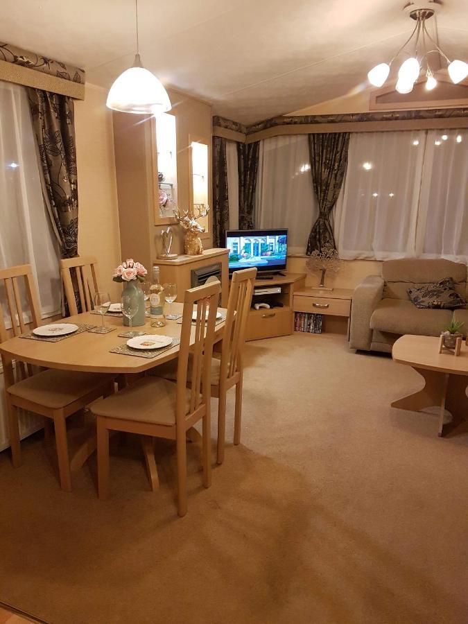 Caravan For Rent At Tattershall Holiday Park Экстерьер фото
